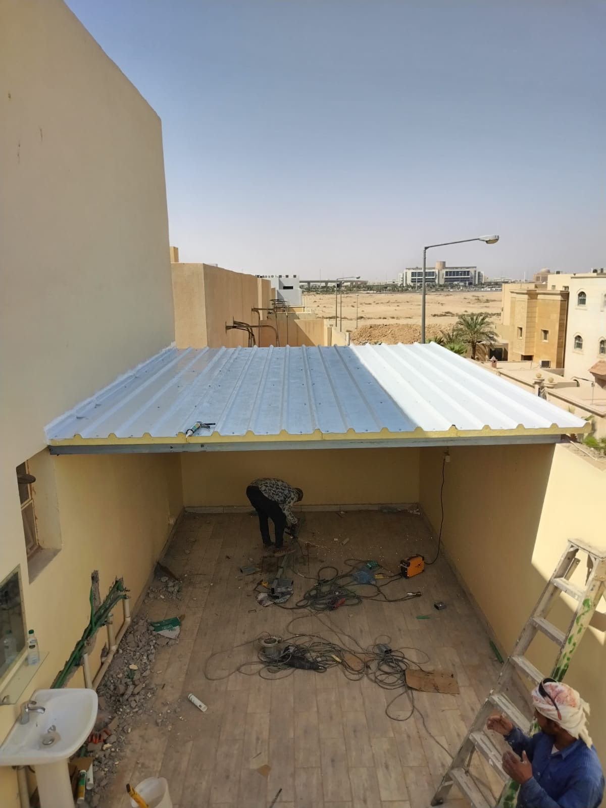 تركيب ساندوتش بانل للأسطح