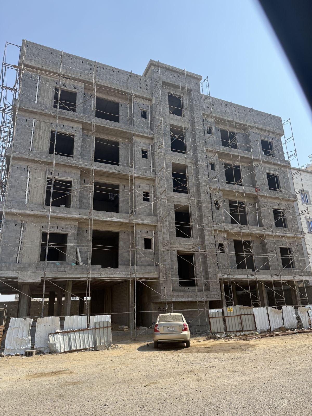 مبنى سكني ثلاث طوابق - الرياض