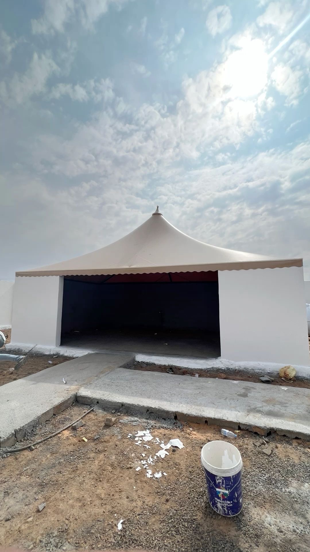مظلات السيارات وحرارة صيف الرياض