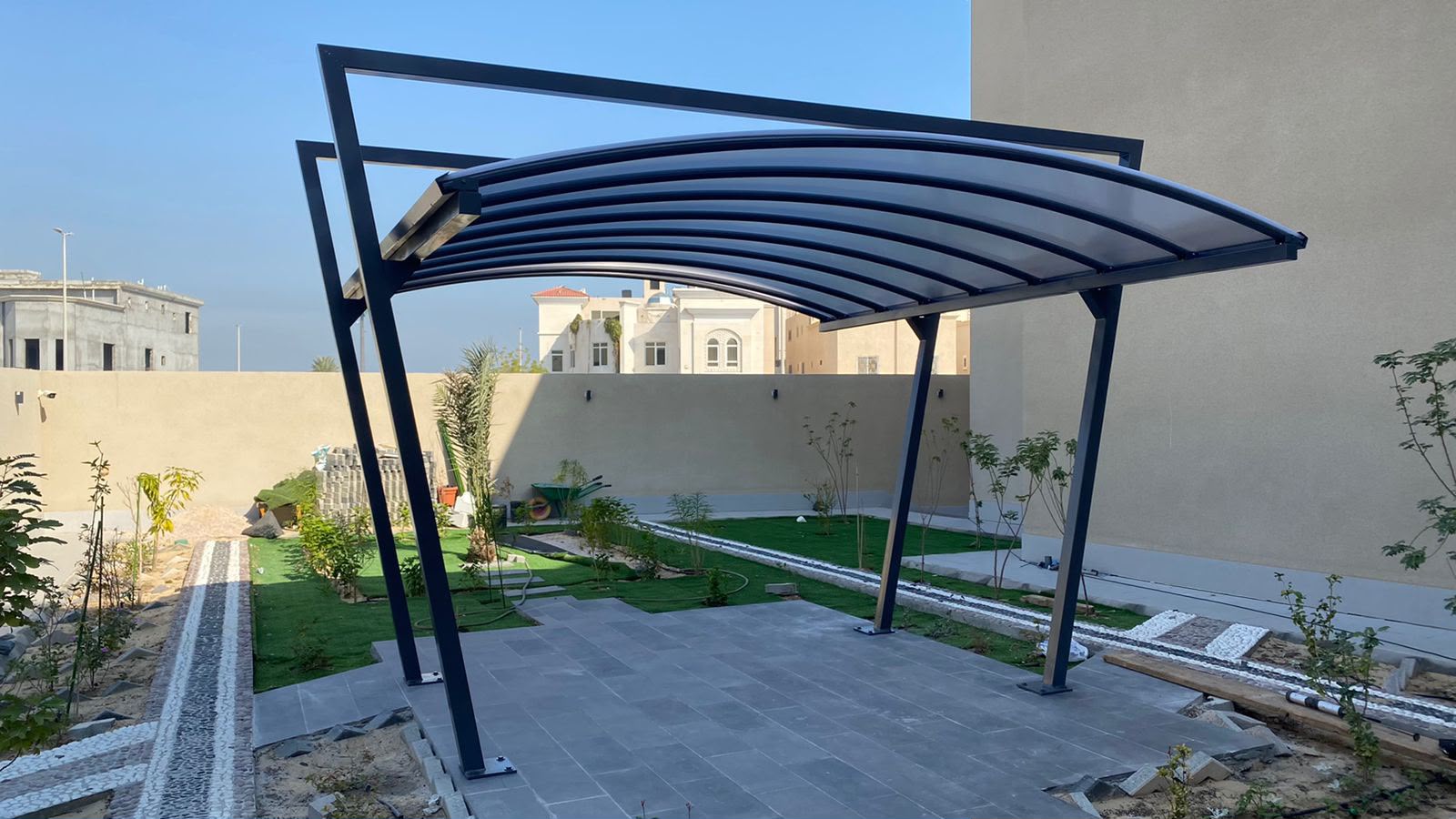 مظلة بولي كربونيت للباحات الخارجية
